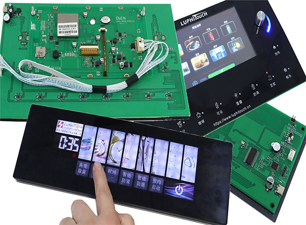 Sammlung verschiedener Steuerplatinen für intelligente Haushaltsgeräte, die Designs für Waschmaschinen, Kühlschränke und andere Geräte zeigen.